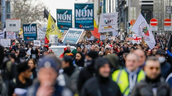 Thousands protest COVID-19 rules in Belgium